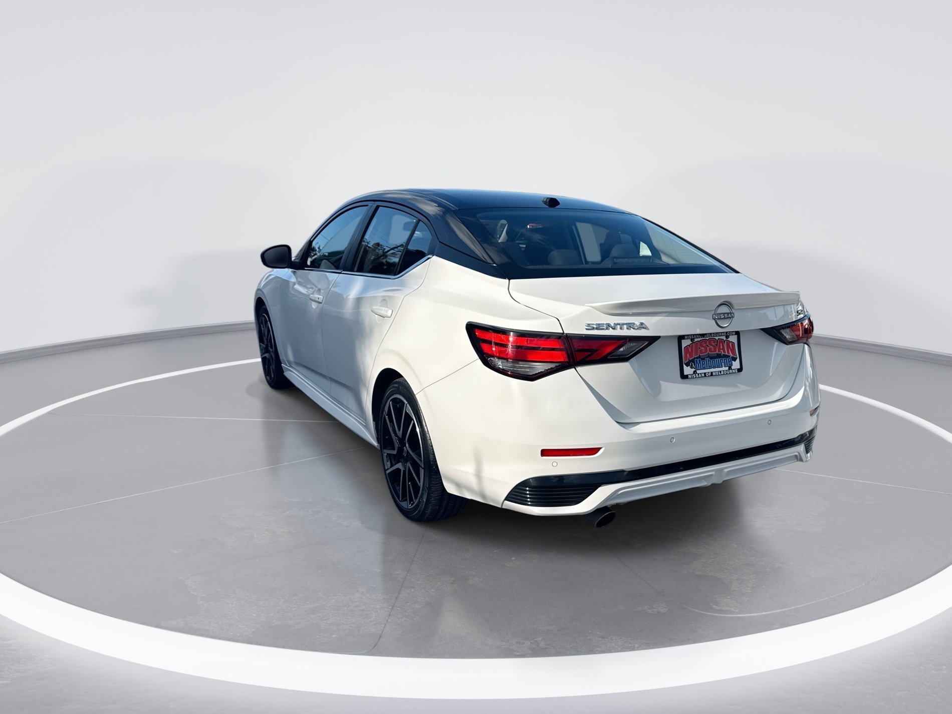 Certified 2025 Nissan Sentra SR FWD image 6