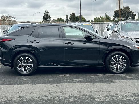 Used 2025 Lexus RZ 300e image 3