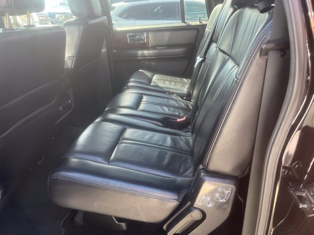 Used 2017 Lincoln Navigator L Select RWD image 8