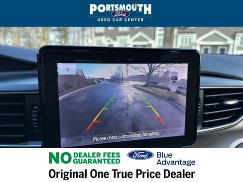 Used 2022 Ford Explorer XLT w/ Equipment Group 202A image 10