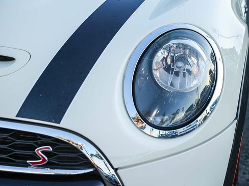 Used 2019 MINI Cooper S image 17