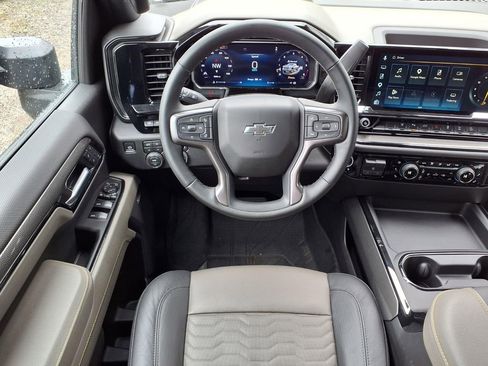Used 2026 Chevrolet Silverado 2500 ZR2 AWD/4WD image 19