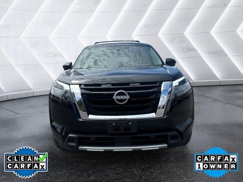 Used 2025 Nissan Pathfinder Platinum w/ Cargo Package FWD image 2