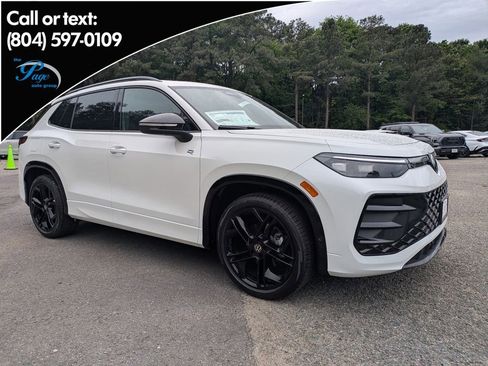 New 2026 Volkswagen Tiguan SE R-Line FWD image 1