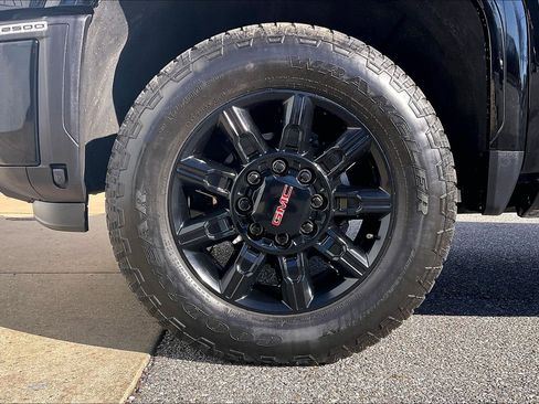 Used 2024 GMC Sierra 2500 AT4 w/ AT4 Premium Plus Package image 11