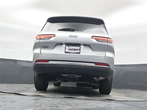 New 2025 Jeep Grand Cherokee L Laredo image 42