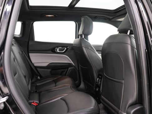 Used 2023 Jeep Compass Limited w/ Sun and Sound Group AWD/4WD image 13