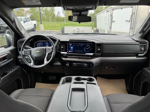 Used 2024 Chevrolet Silverado 1500 LT AWD/4WD image 21