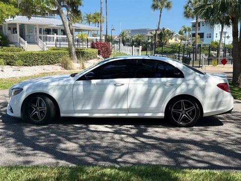 Used 2018 Mercedes-Benz E 300 image 2