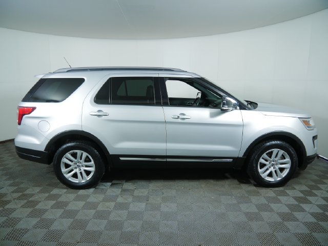 Certified 2018 Ford Explorer XLT w/ Equipment Group 202A AWD/4WD image 10