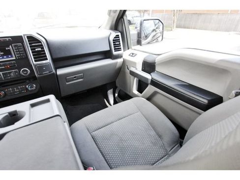 Used 2016 Ford F150 XLT RWD image 9
