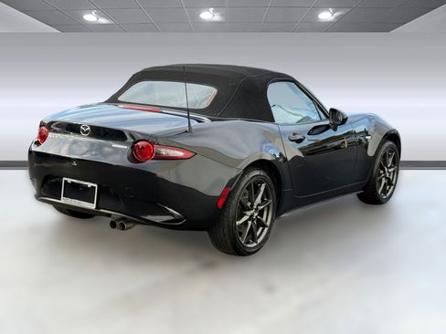 Used 2021 MAZDA MX-5 Miata Sport image 9
