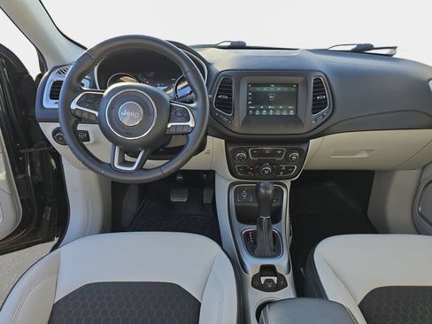 Used 2018 Jeep Compass Latitude w/ Popular Equipment Group FWD image 12