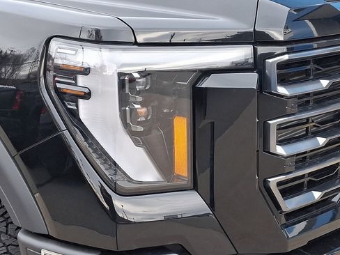 New 2026 GMC Sierra 2500 AT4 w/ AT4 Premium Plus Package image 9