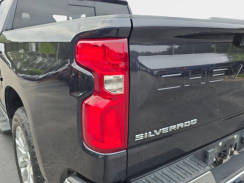 Used 2023 Chevrolet Silverado 1500 LTZ w/ Technology Package AWD/4WD image 30