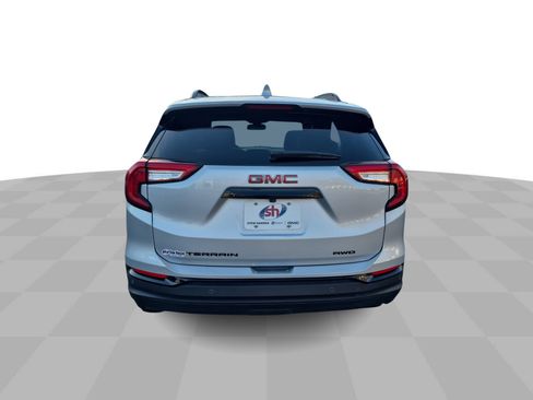 Certified 2022 GMC Terrain SLT w/ Elevation Edition image 8