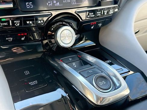Used 2025 Acura MDX w/ Technology Package AWD/4WD image 19