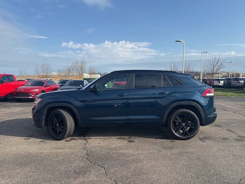 Used 2023 Volkswagen Atlas Cross Sport SEL R-Line AWD/4WD image 2