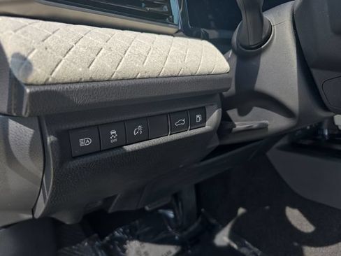 Used 2025 Toyota Camry XLE FWD image 28