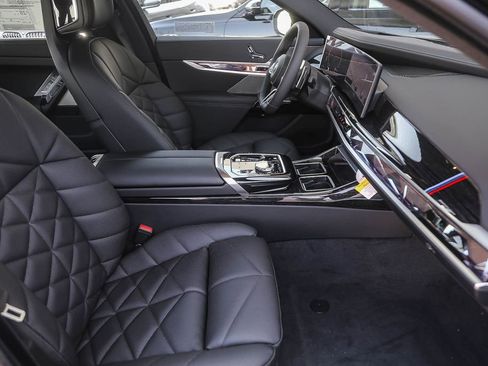 New 2026 BMW 740i w/ Premium Package RWD image 13