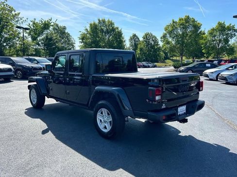 Used 2022 Jeep Gladiator Sport AWD/4WD image 6