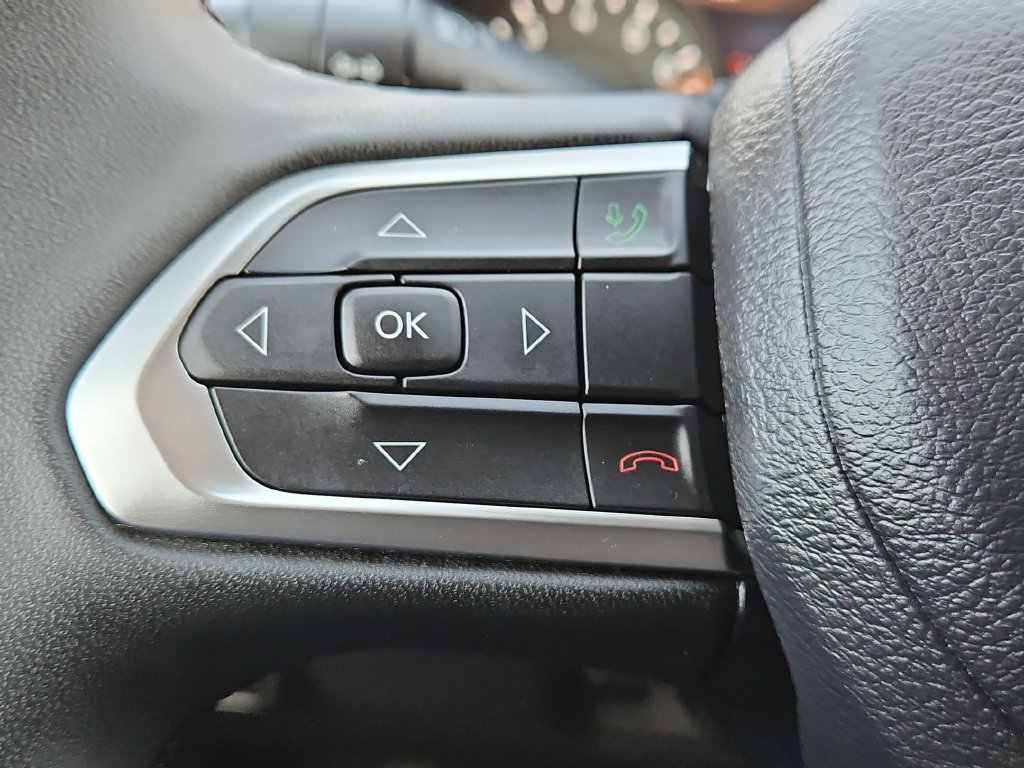 Used 2025 Jeep Compass Limited AWD/4WD image 21