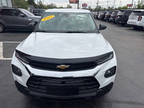 Used 2021 Chevrolet TrailBlazer LS AWD/4WD image 2