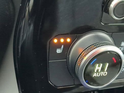 Certified 2020 Toyota Highlander XLE image 14