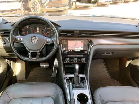 Used 2020 Volkswagen Passat 2.0T SEL image 16