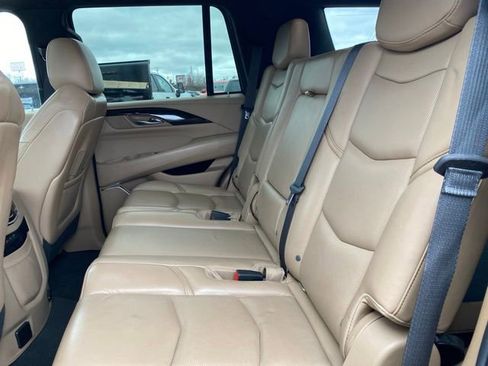 Used 2020 Cadillac Escalade Platinum AWD/4WD image 30