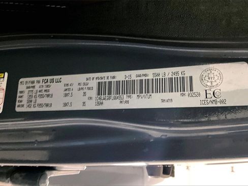 Used 2015 Jeep Wrangler Unlimited Sahara w/ Connectivity Group image 17