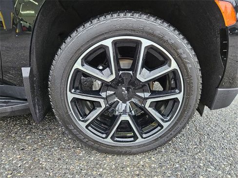 Used 2021 Chevrolet Suburban RST image 8