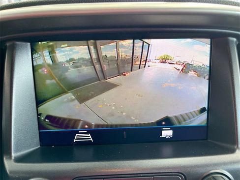 Used 2021 Chevrolet Colorado LT w/ LT Convenience Package image 13