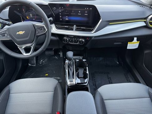 New 2026 Chevrolet Trax LT w/ Driver Confidence Package image 9