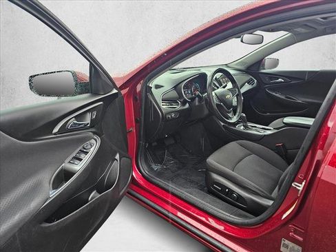 Used 2018 Chevrolet Malibu LT FWD image 17