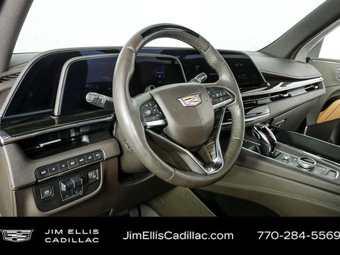 Used 2023 Cadillac Escalade Sport w/ LPO, ONYX Package image 4