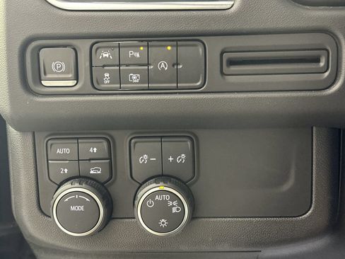 Used 2023 Chevrolet Tahoe LT w/ Luxury Package AWD/4WD image 22