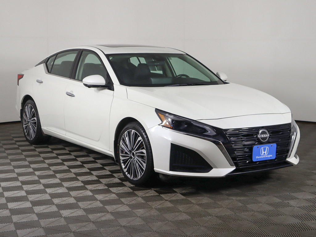 Used 2023 Nissan Altima 2.5 SL AWD/4WD image 2