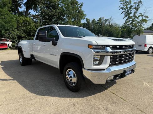 Used 2022 Chevrolet Silverado 3500 LT w/ Convenience Package image 10