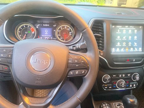 Used 2022 Jeep Cherokee Trailhawk w/ Technology Group B image 6