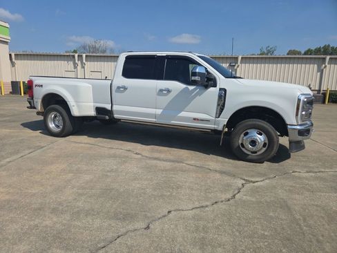 Used 2024 Ford F350 Lariat w/ Lariat Ultimate Package image 11