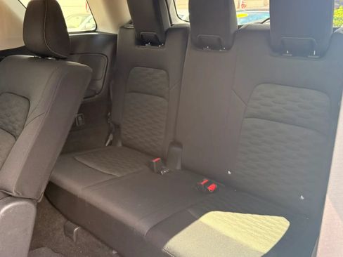 Used 2024 Nissan Pathfinder SV FWD image 14