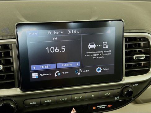 Certified 2023 Hyundai Venue SEL w/ Cargo Package image 15