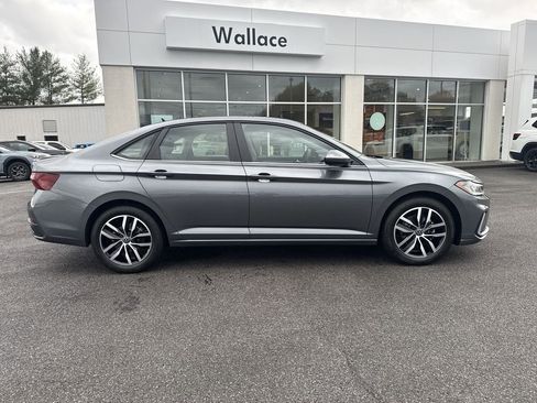 New 2026 Volkswagen Jetta SE image 4