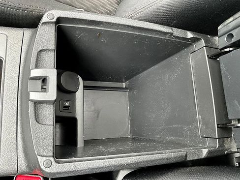 Used 2019 Nissan Rogue SV w/ Sun & Sound Touring Package image 24