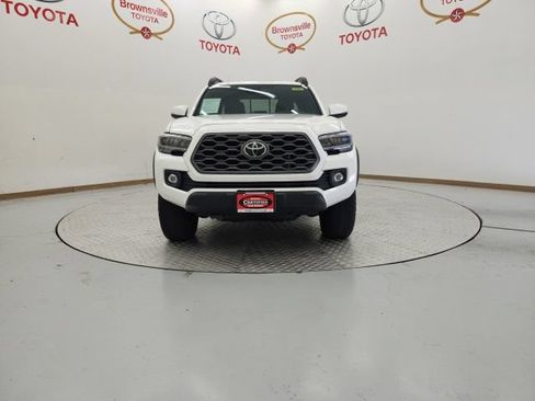 Certified 2023 Toyota Tacoma TRD Off-Road w/ TRD Premium Off Road Package AWD/4WD image 4