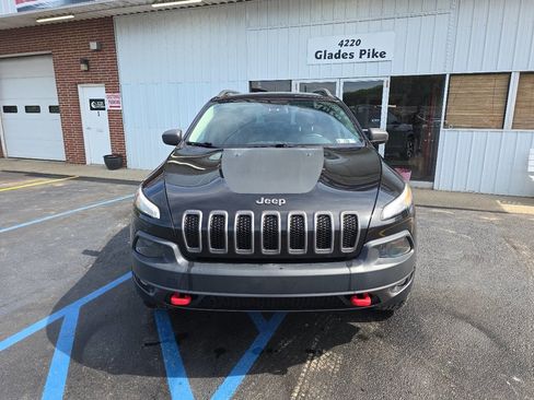 Used 2016 Jeep Cherokee Trailhawk w/ Cold Weather Group AWD/4WD image 2
