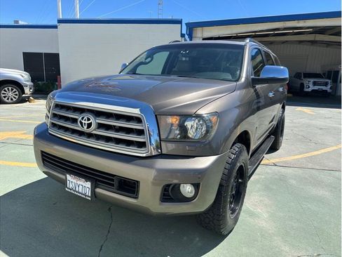 Used 2008 Toyota Sequoia Platinum AWD/4WD image 3