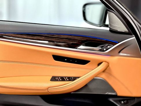 Used 2022 BMW 530i xDrive w/ M Sport Package image 44