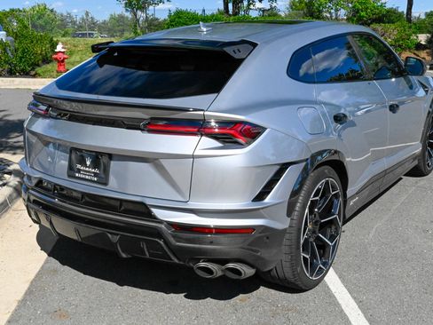 Used 2024 Lamborghini Urus Performante AWD/4WD image 5